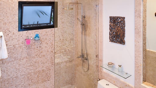 Villa Cannes Bedroom 1