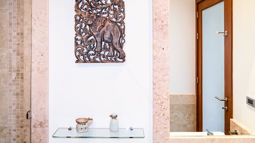 Villa Cannes Bedroom 1