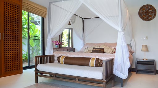 Villa Cannes Bedroom 2