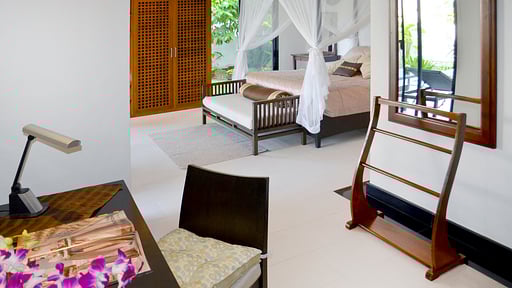 Villa Cannes Bedroom 2