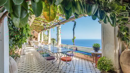 Villa Canonica Dining area