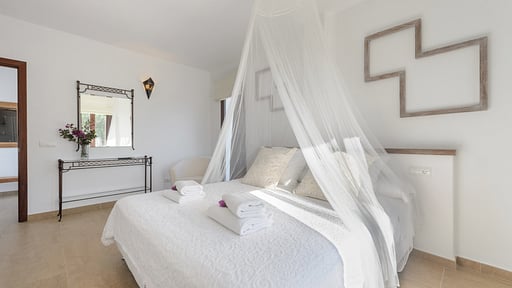 Villa Canoren Schlafzimmer 1