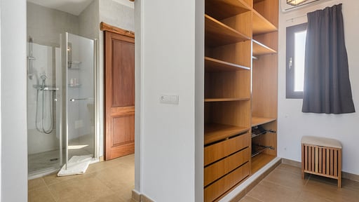 Villa Canoren Schlafzimmer 1