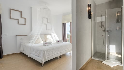 Villa Canoren Schlafzimmer 1