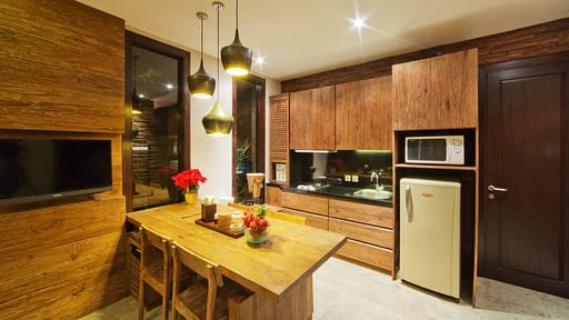 Villa Canthy Dining area