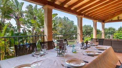 Villa Canvida Dining area