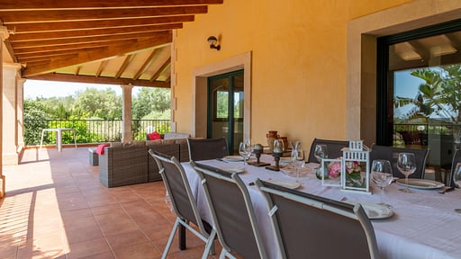 Villa Canvida Dining area