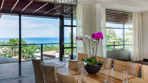 Villa Cara Dining area