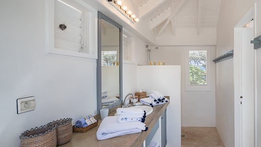 Villa Caramba Bedroom 1