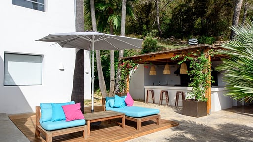 Villa Cardona BBQ equipment