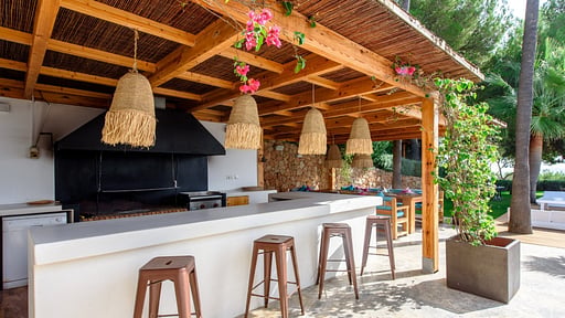 Villa Cardona BBQ equipment