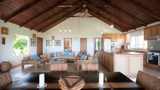 Villa Caribbean Breeze Dining area