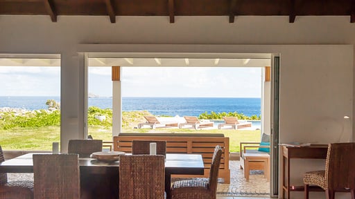 Villa Caribbean Breeze Dining area