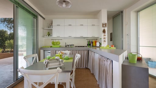 Villa Carlita Dining area