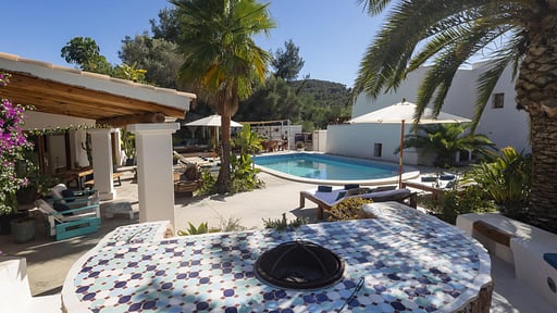 Villa Carretera BBQ equipment