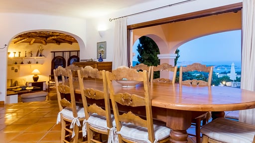 Villa Cas Berris Dining area