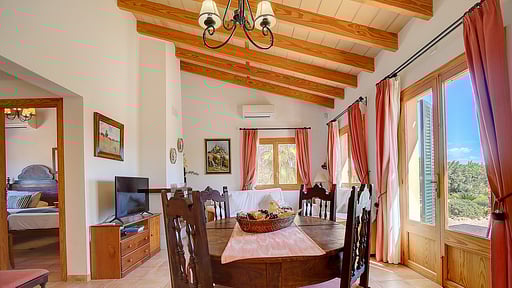 Villa Cas Frares Обеденная зона