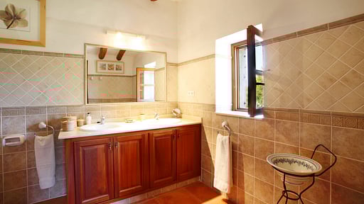 Cas Mal Ric Bedroom 2