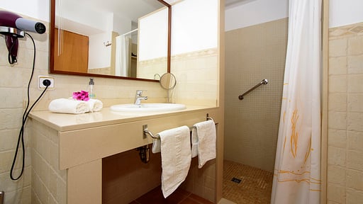 Cas Teuler Petit Bedroom 1