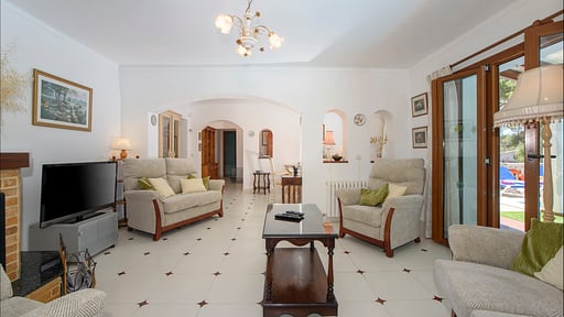 Casa Baskins Living room