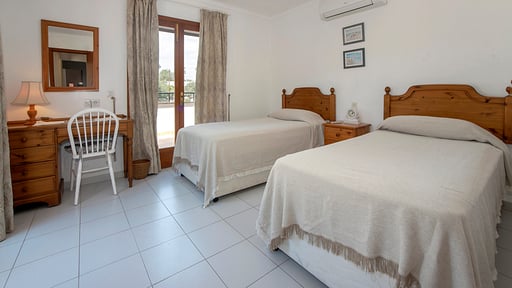 Casa Baskins Bedroom 2