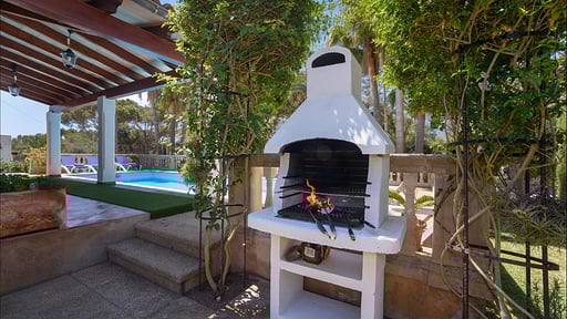 Casa Baskins BBQ equipment