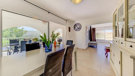 Villa Casa Blanca Carbo Обеденная зона