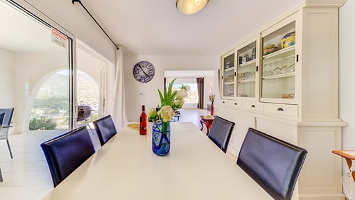 Villa Casa Blanca Carbo Обеденная зона