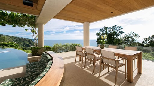 Villa Cascade Dining area 2
