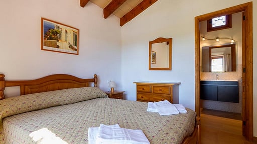 Villa Castleton Bedroom 1