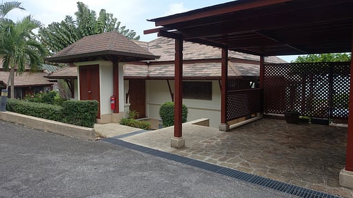 Villa Cattleya C6 Parking areas