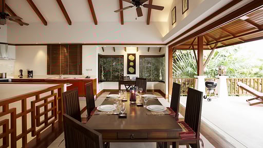 Villa Cattleya C8 Dining area