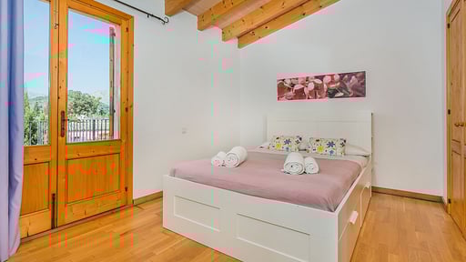 Villa Cedar Bedroom 1