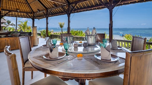 Villa Cemara Dining area