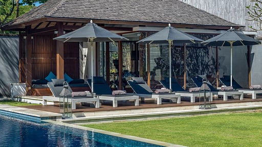 Villa Cendrawasih Piscina