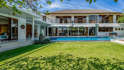 Villa Cendrawasih Piscina