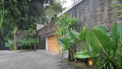Villa Chameleon Others