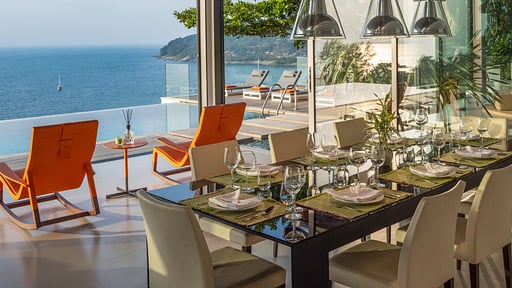 Villa Chan Paa Dining area