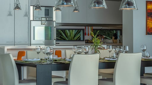 Villa Chan Paa Dining area