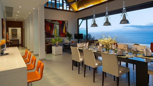 Villa Chan Paa Dining area