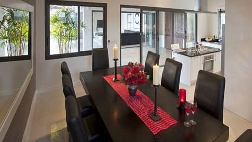 Villa Chanda Dining area 1