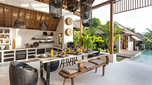 Villa Chempaka Dining area