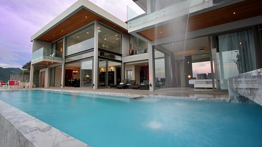 Villa Chi Swimming pool 1