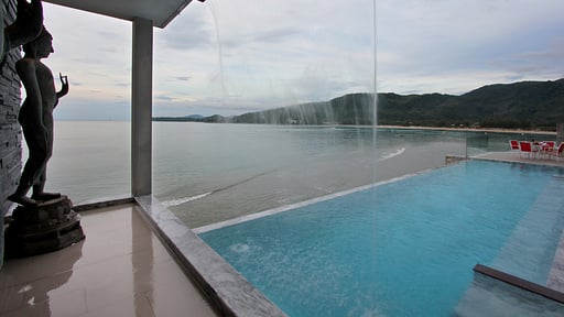 Villa Chi Swimming pool 1