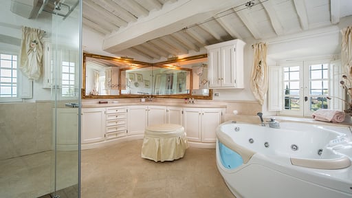 Villa Chianti Fornace Bedroom 1