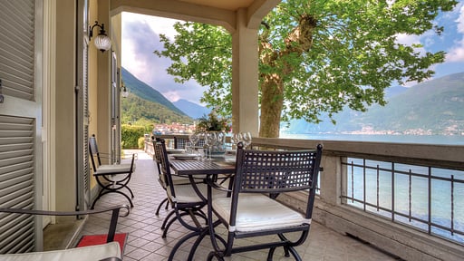 Villa Chicca Dining area