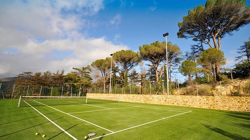 Villa Chiesa Tennis court
