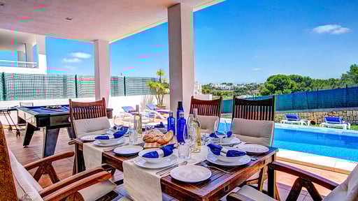 Villa Chiki Dining area