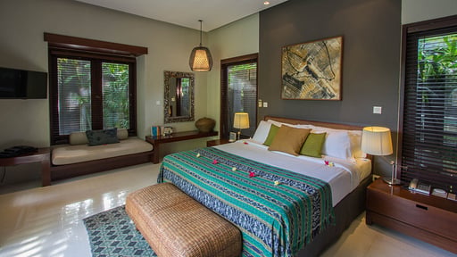 Villa Chimera Green Bedroom 1