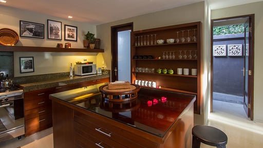 Villa Chimera Green Kitchen